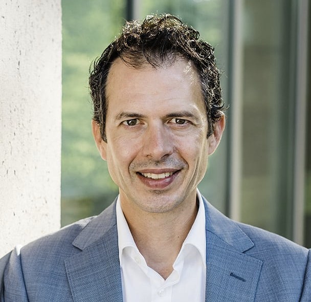 Dr. Daniel Renouf